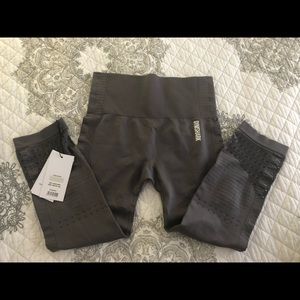 Energy+ Seamless Cropped Leggings